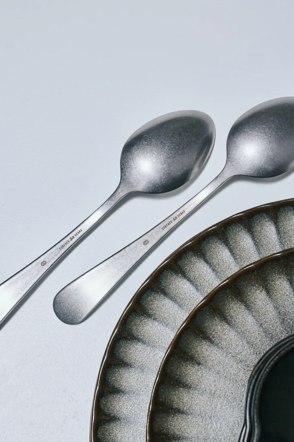 Bestekset Serax Surface Cutlery By Sergio Herman Steel Grey (24-delig)