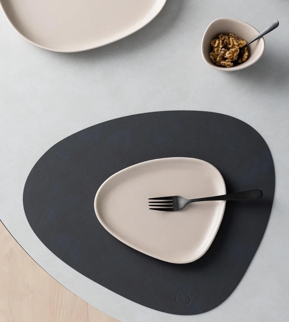 Bord Lind DNA Stoneware Lunch Plate Black
