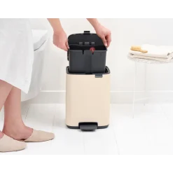 Brabantia Bo Pedaalemmer 7L, kunststof binnenemmer - Soft Beige