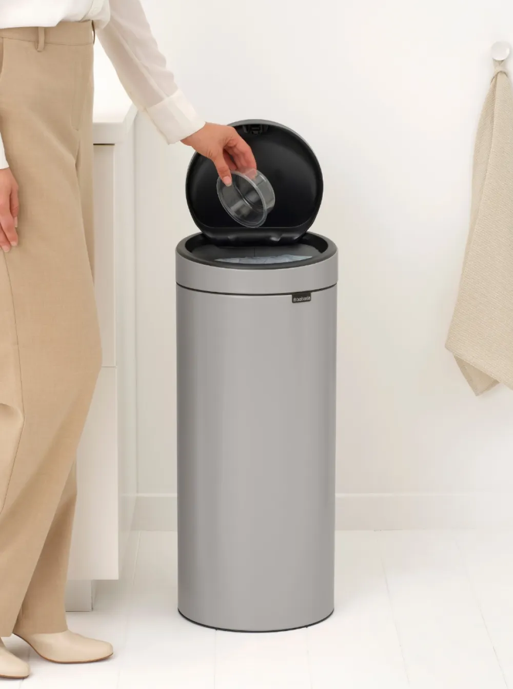 Brabantia Touch Bin Prullenbak Soft Grey 30 liter Outlet