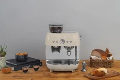 Smeg Espressomachine EGF03CREU Crème