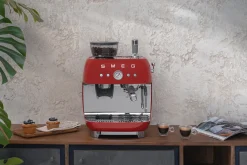 Espressomachine Smeg EGF03RDEU Rood