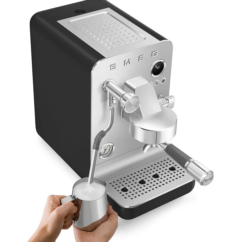Smeg Espressomachine EMC02BLMEU Collezione Mat Zwart