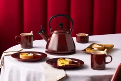 Le Creuset Fluitketel Kone Garnet 1,6 Liter