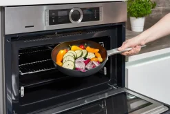 Koekenpan Zyliss Ultimate Pro with spout 24 cm