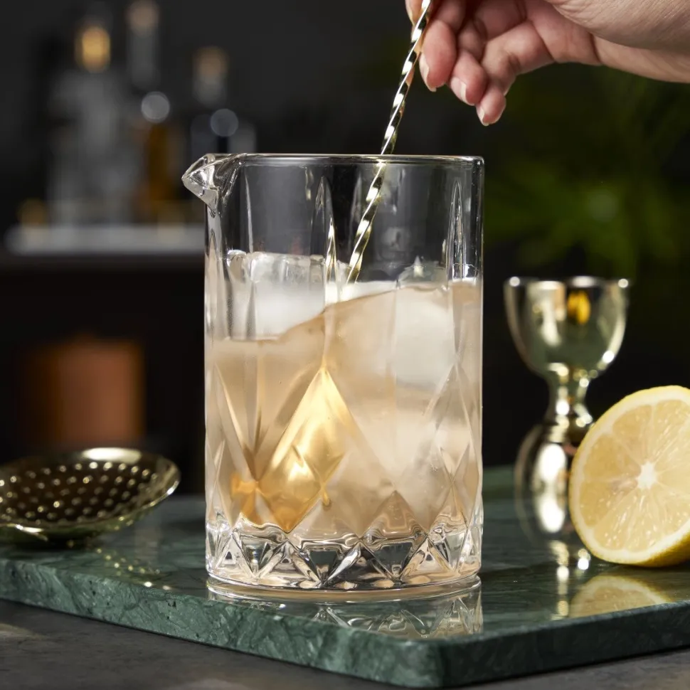 Mengglas Viski Admiral Crystal 500 ml