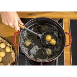 Staub Schuimspaan 31 cm Best