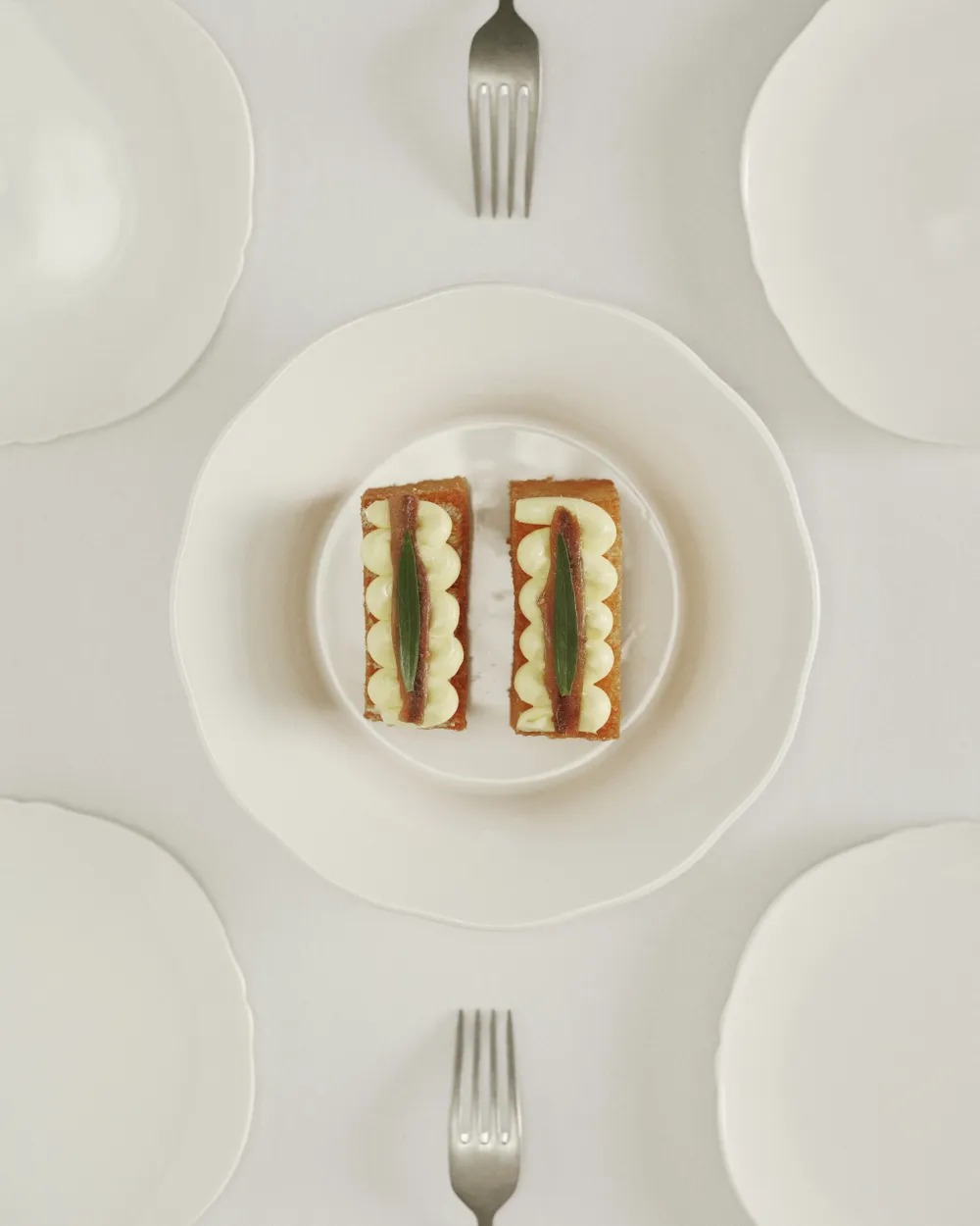 Serax Side Plate High L White Silhouette 19 cm Outlet