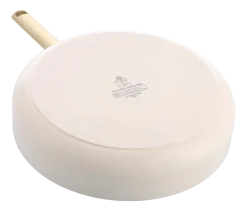 Stoofpan BK Sublime Cream White Met Keramische Antikleeflaag met Deksel 28 cm