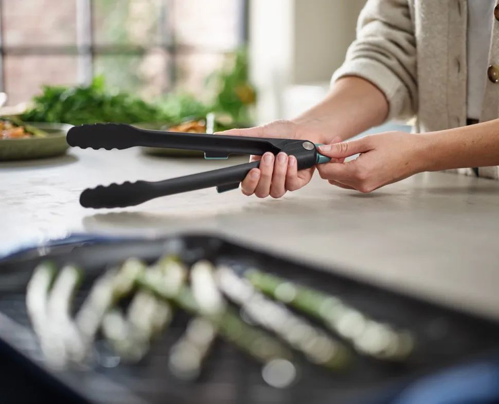 Tang Joseph Joseph Duo Lockable Tongs Zwart