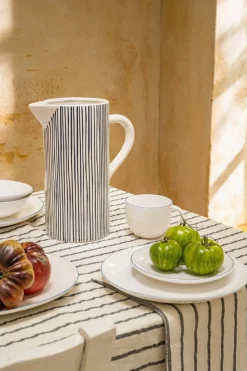Waterkan vtwonen Jug With Ear Ceramic Small Stripes 20,5 x 12,5 x 25 cm