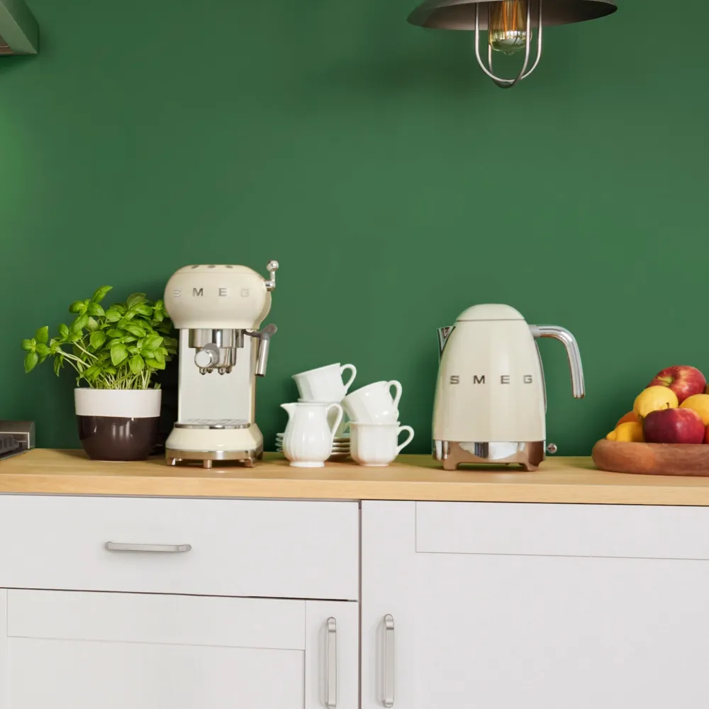 Smeg Waterkoker KLF04CREU Variabel 50 Style Crème